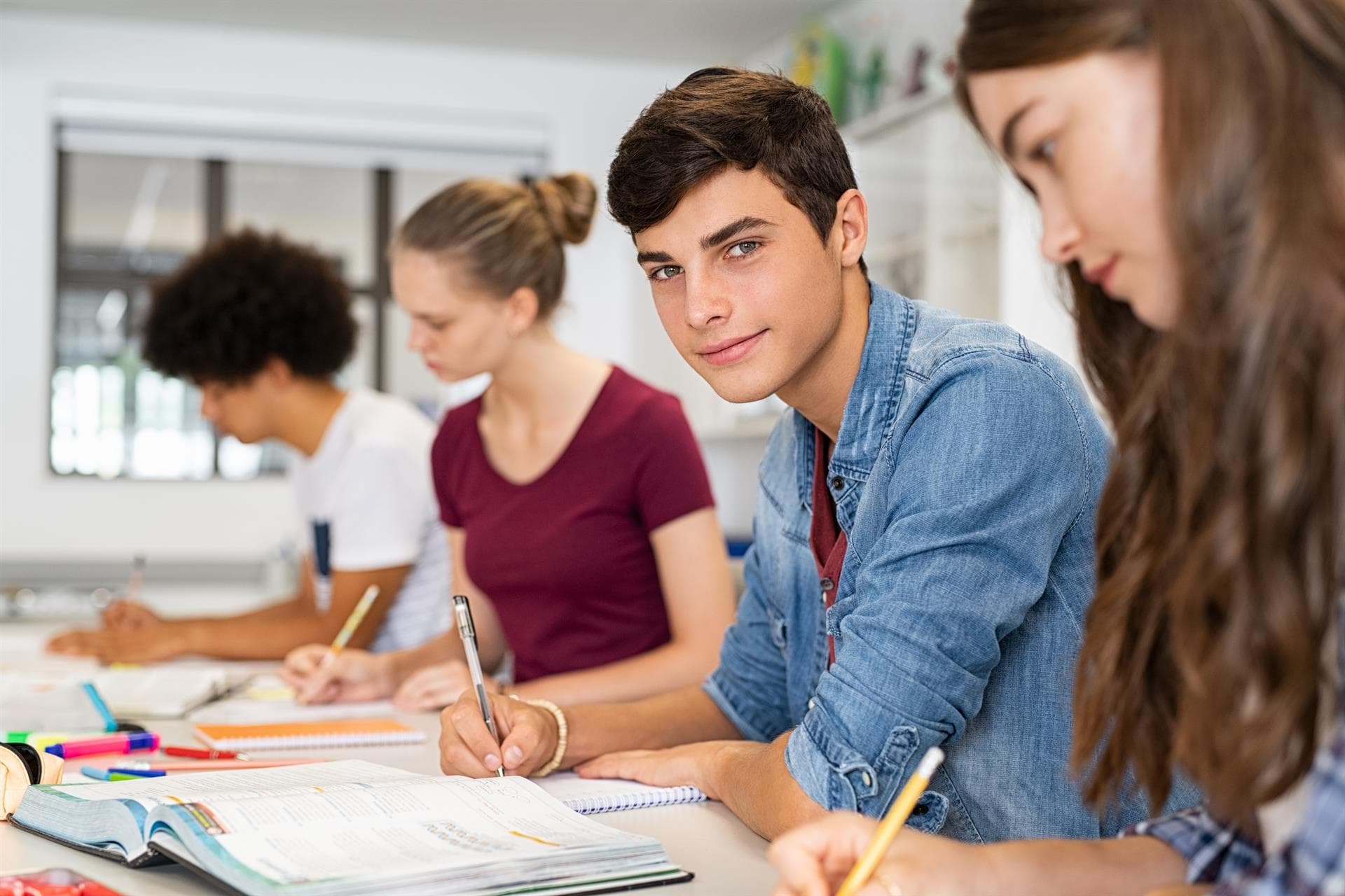 Clases de primaria, secundaria, bachillerato y universidad en A Coruña