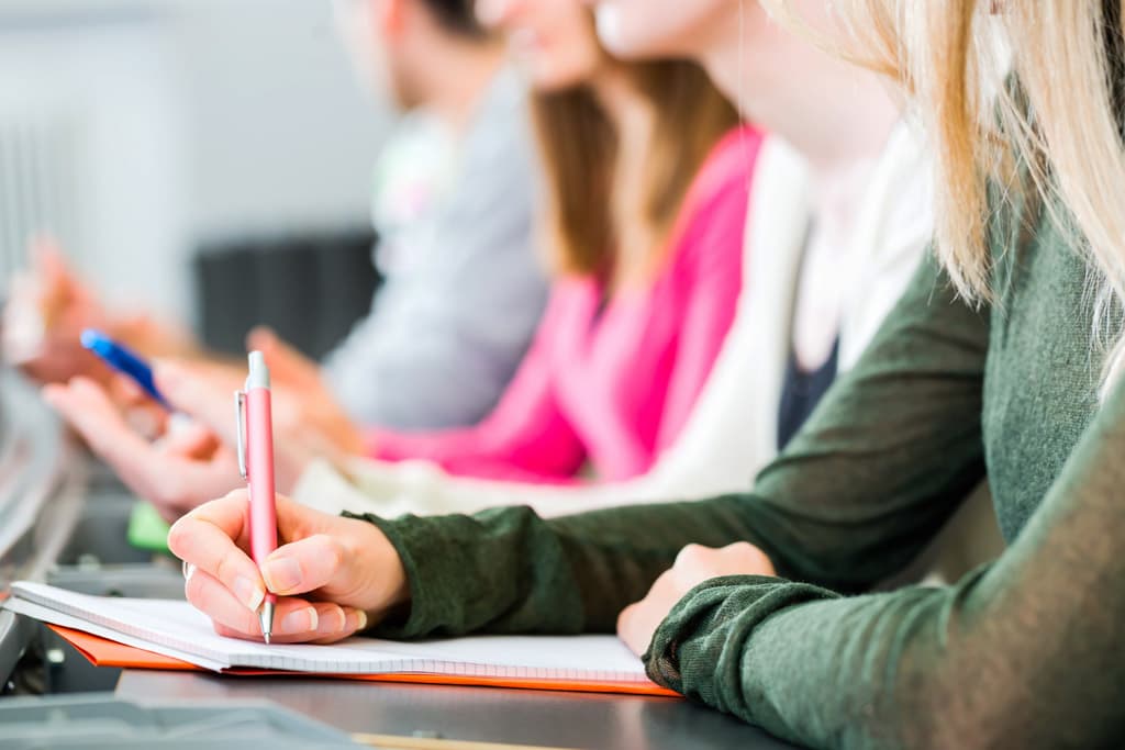 Ofrecemos cursos homogéneos y reducidos