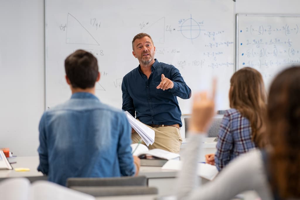 ¿Qué exámenes y pruebas preparamos en Academia Real?